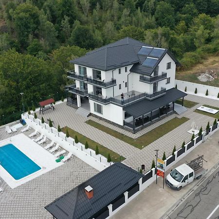 Casa De Vacanta Larisa Novaci-Străini Εξωτερικό φωτογραφία