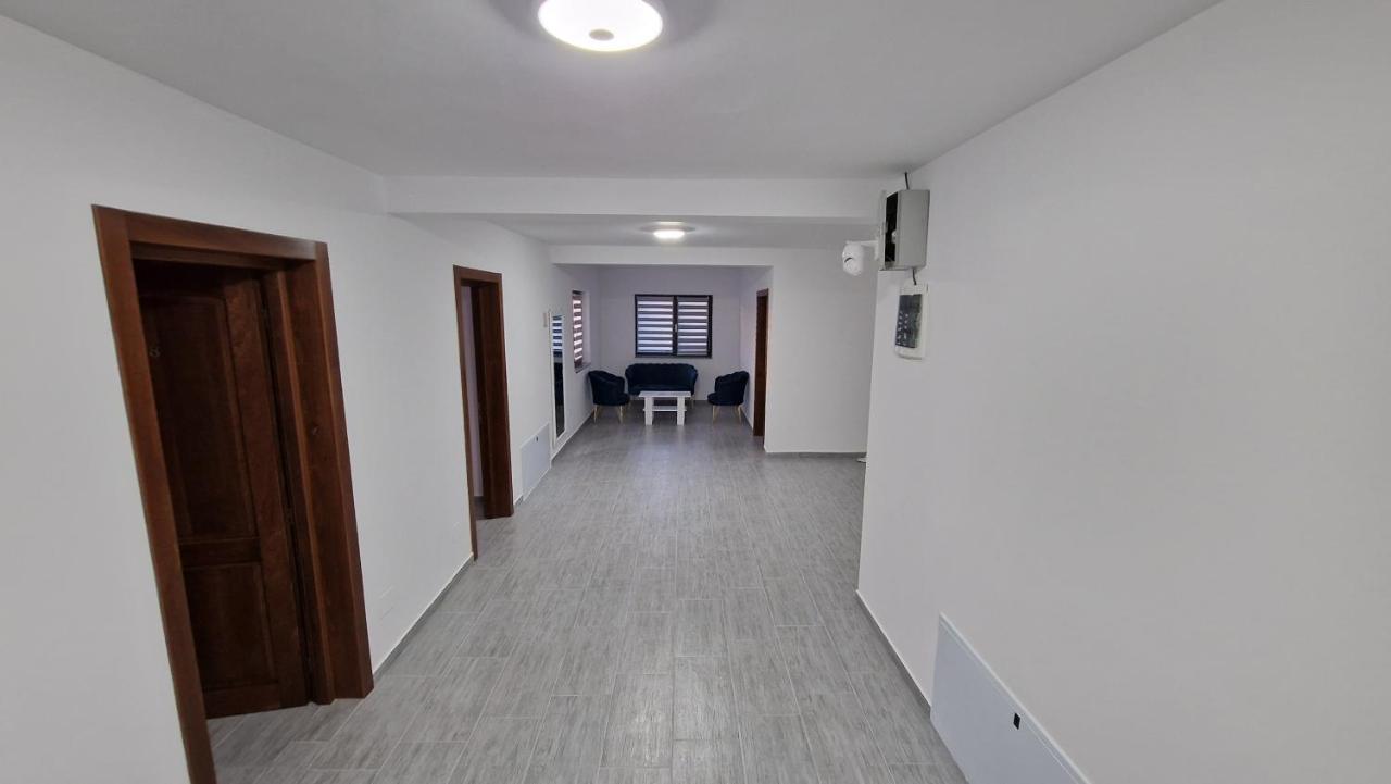 Casa De Vacanta Larisa Novaci-Străini Εξωτερικό φωτογραφία