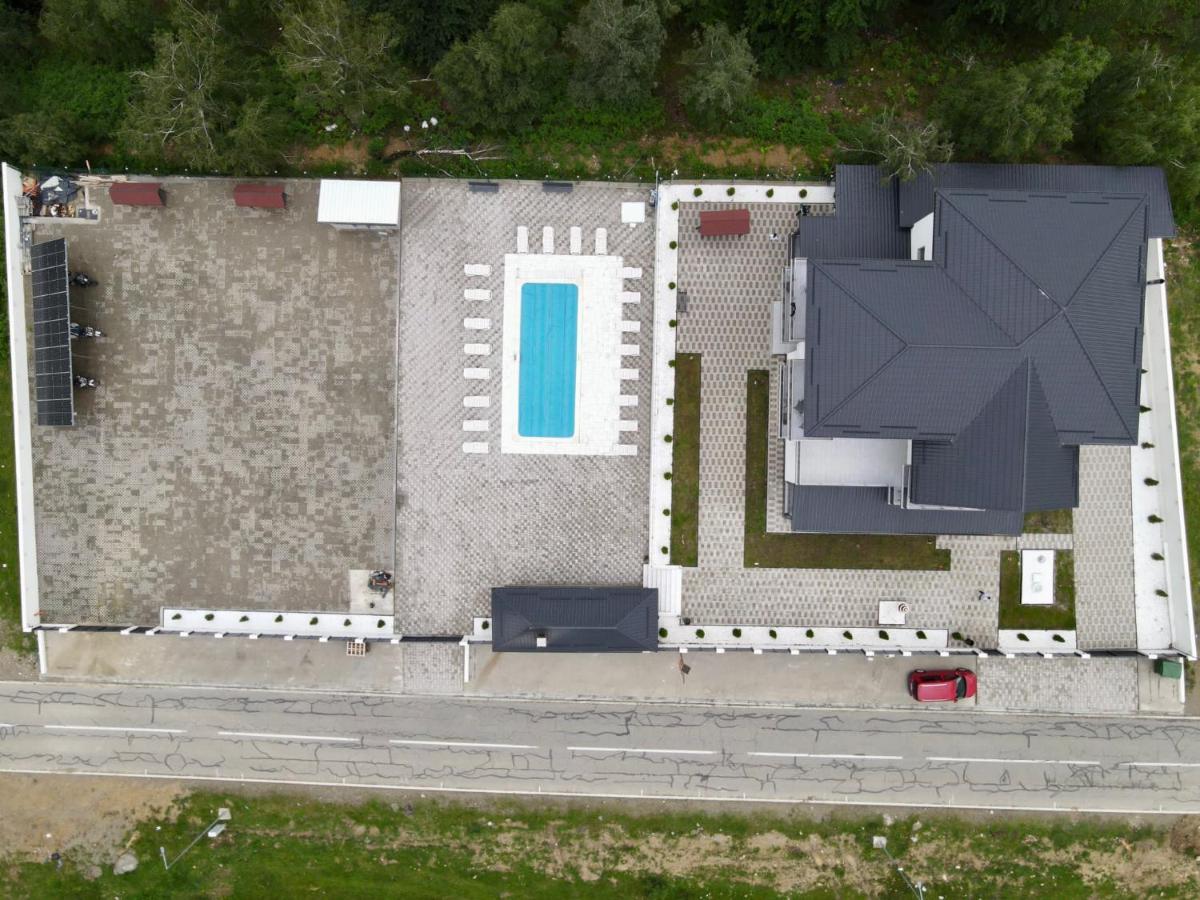Casa De Vacanta Larisa Novaci-Străini Εξωτερικό φωτογραφία
