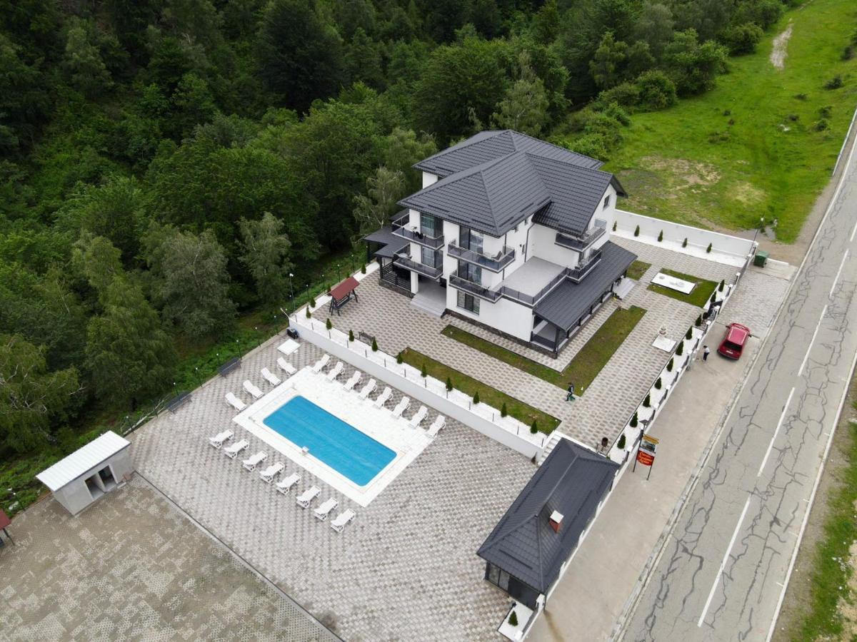 Casa De Vacanta Larisa Novaci-Străini Εξωτερικό φωτογραφία