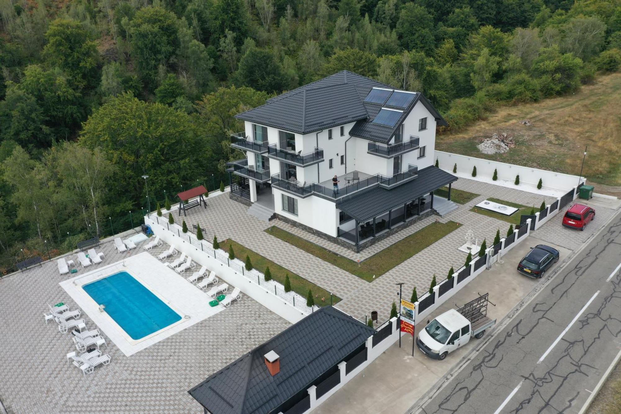 Casa De Vacanta Larisa Novaci-Străini Εξωτερικό φωτογραφία